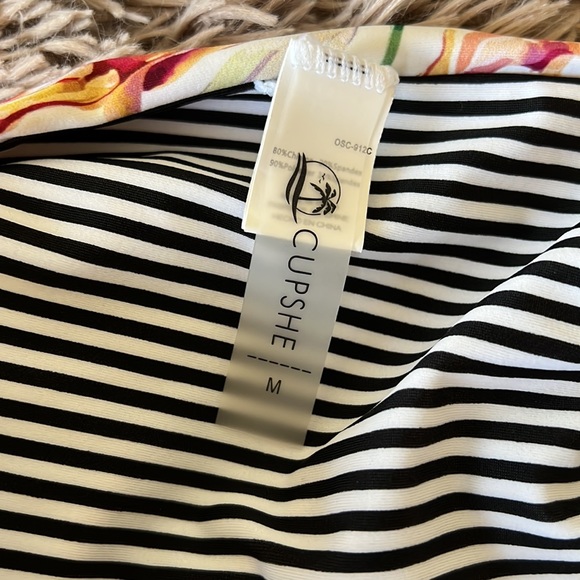 Cupshe reversible bikini set - Picture 6 of 7